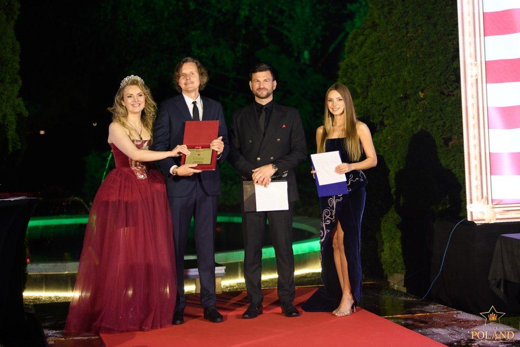 Mariusz Rusin prowadzący ceremonię wręczenia nagród Elite Awards 2026 w Domu Polonii