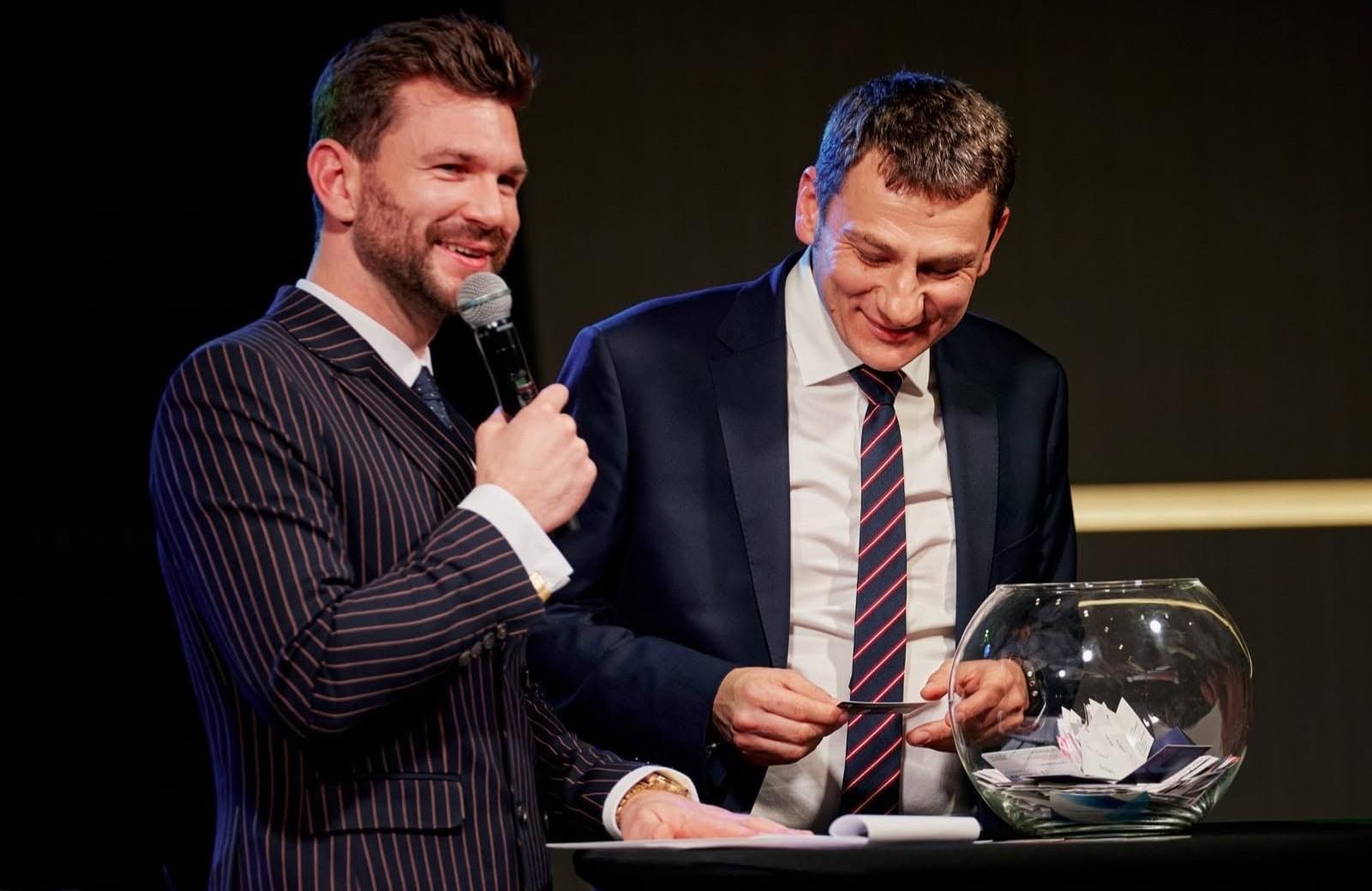 Mariusz Rusin – profesjonalny konferansjer na imprezy firmowe i integracje B2B
